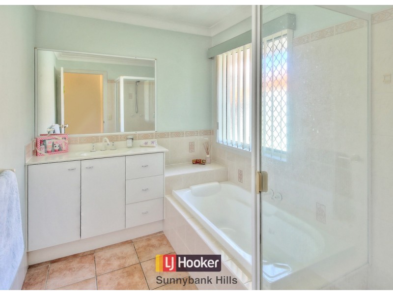 17 Lexington Place, Sunnybank Hills QLD 4109