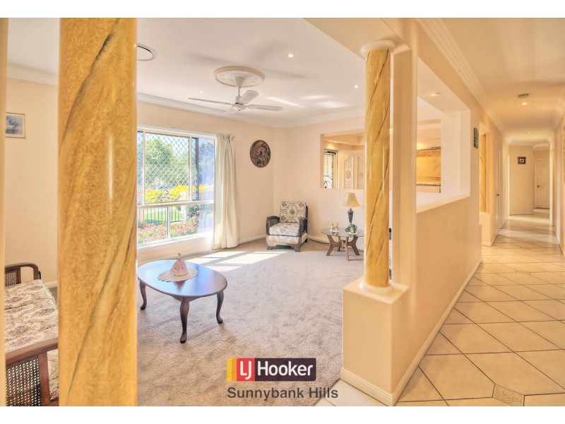11 Mitchell Place, Parkinson QLD 4115