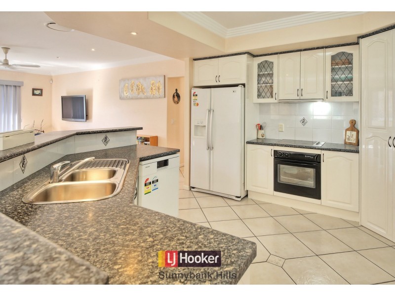 11 Mitchell Place, Parkinson QLD 4115