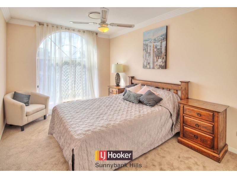 11 Mitchell Place, Parkinson QLD 4115