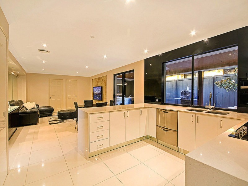 11 Juniper Circuit, Stretton QLD 4116