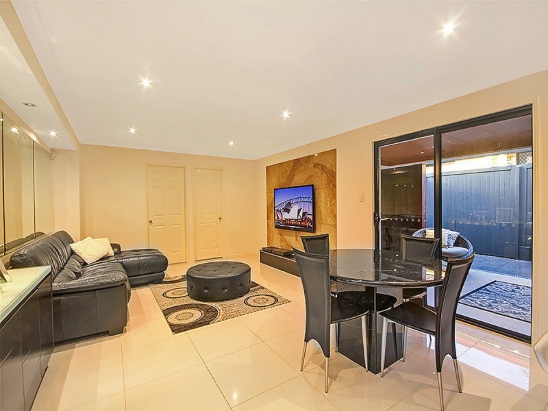 11 Juniper Circuit, Stretton QLD 4116