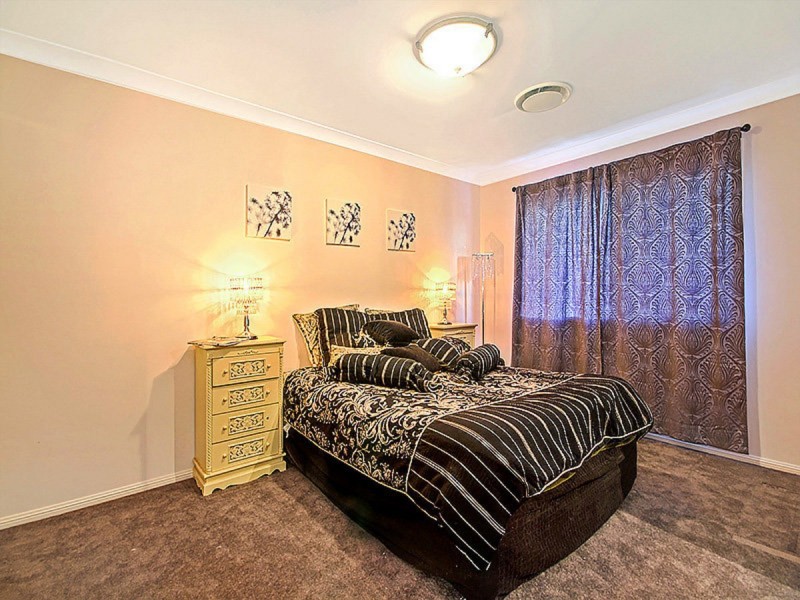 11 Juniper Circuit, Stretton QLD 4116