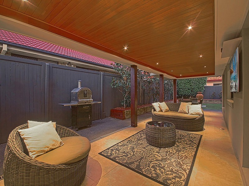 11 Juniper Circuit, Stretton QLD 4116
