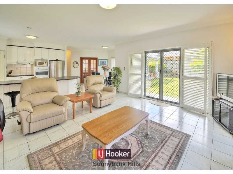 52 Golden Rain Place, Stretton QLD 4116