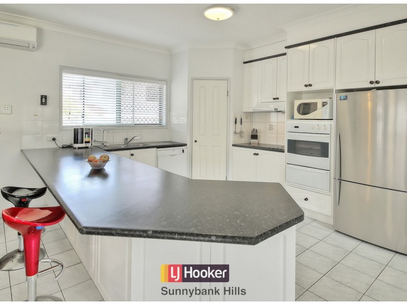 52 Golden Rain Place, Stretton QLD 4116