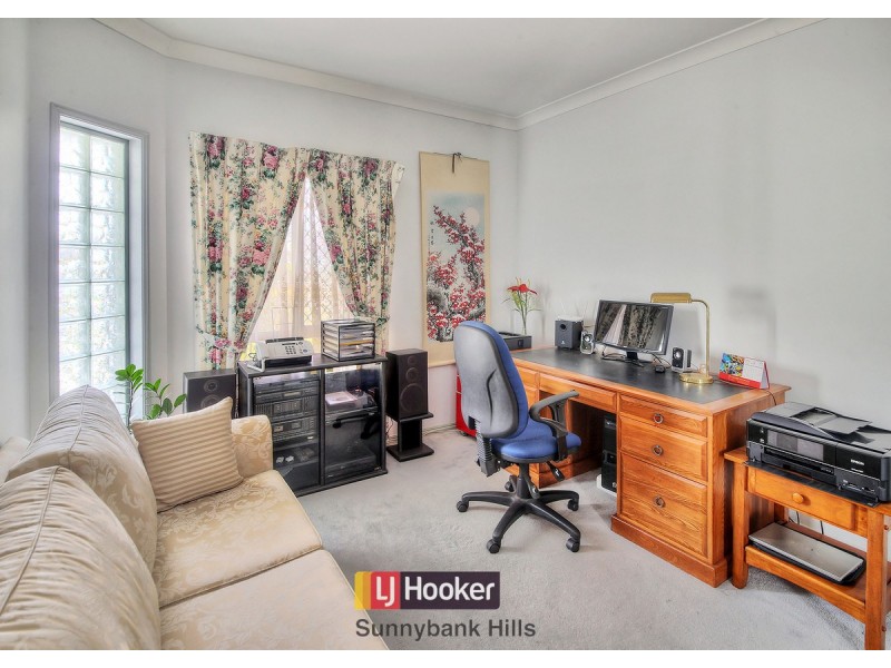 52 Golden Rain Place, Stretton QLD 4116