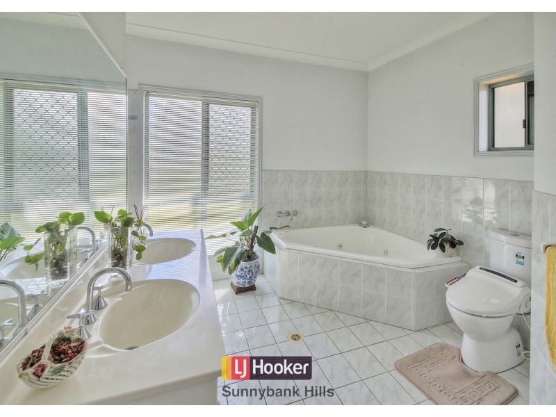 52 Golden Rain Place, Stretton QLD 4116