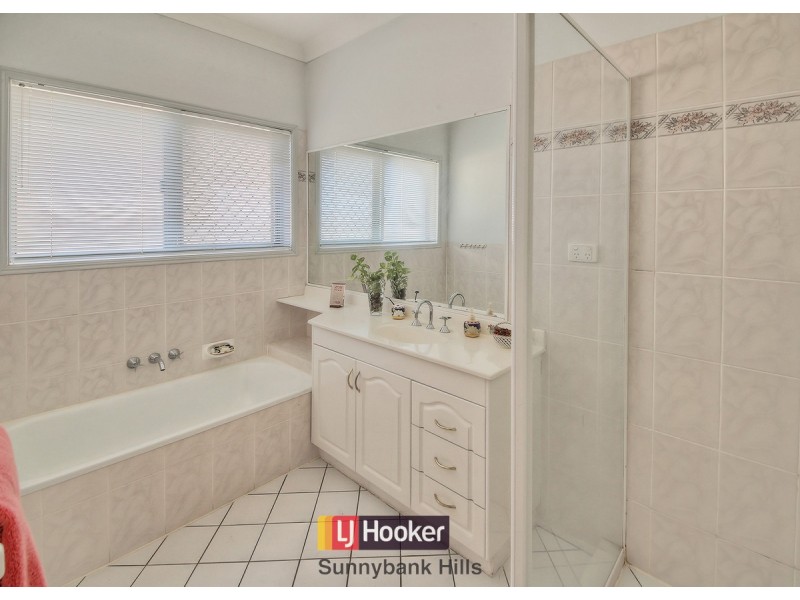 52 Golden Rain Place, Stretton QLD 4116