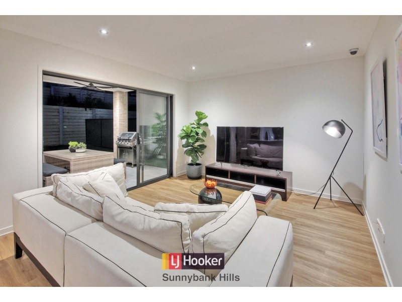 25 Voyager Drive, Kuraby QLD 4112