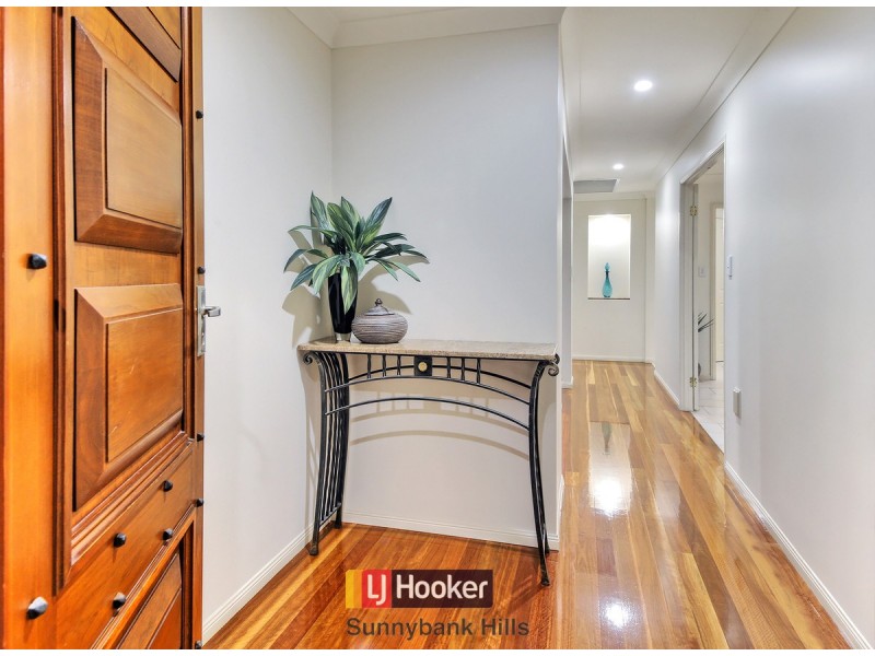 35 Eaton Place, Wishart QLD 4122