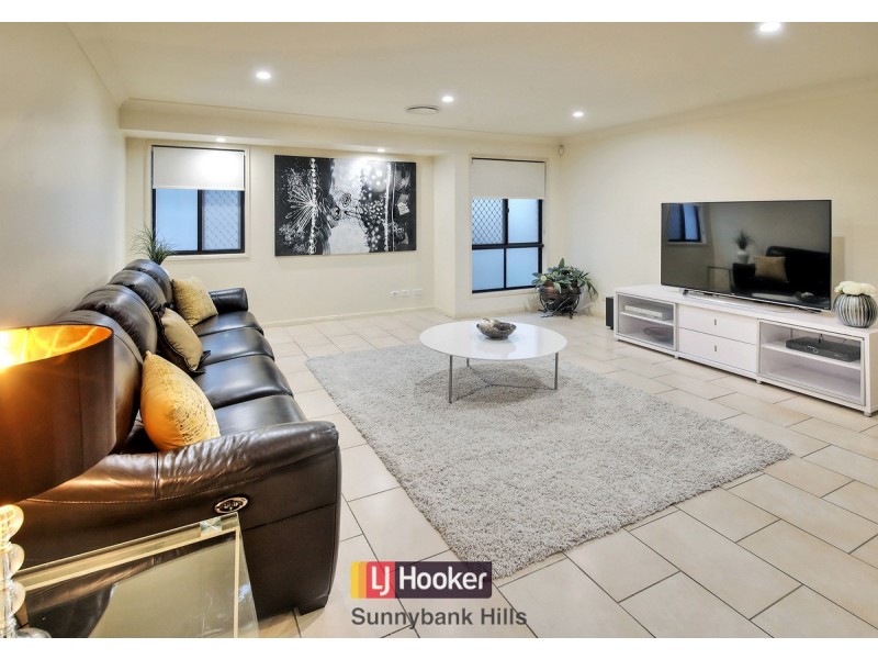 35 Eaton Place, Wishart QLD 4122