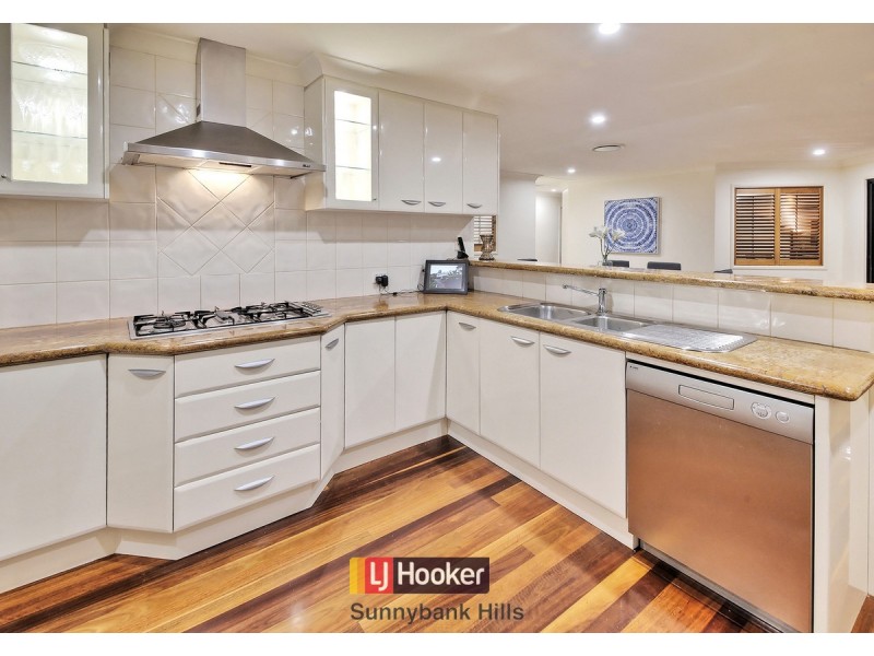 35 Eaton Place, Wishart QLD 4122