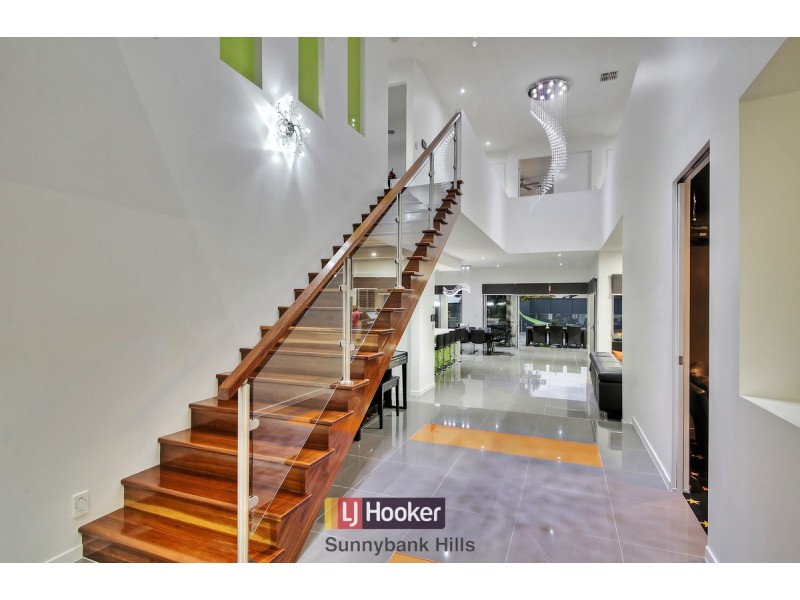 110 The Parkway, Stretton QLD 4116