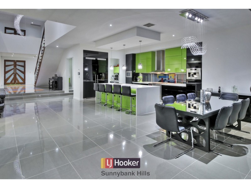 110 The Parkway, Stretton QLD 4116