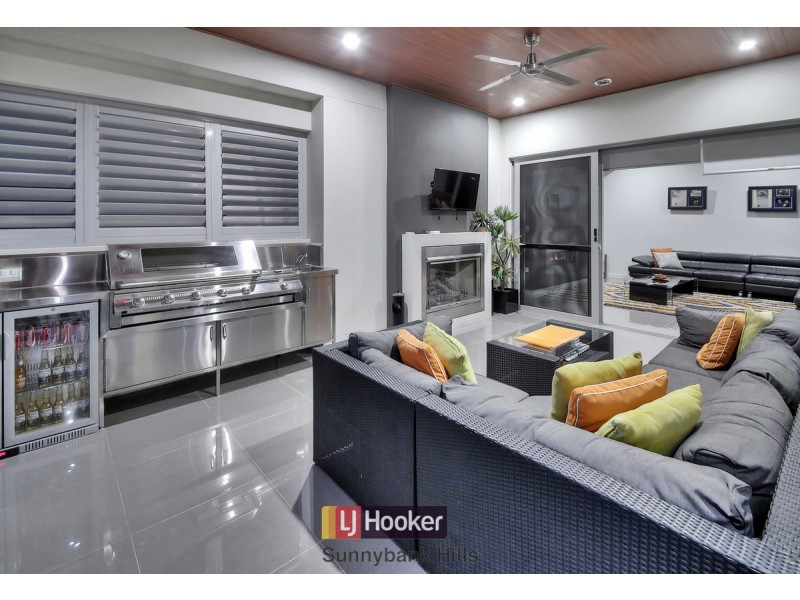 110 The Parkway, Stretton QLD 4116
