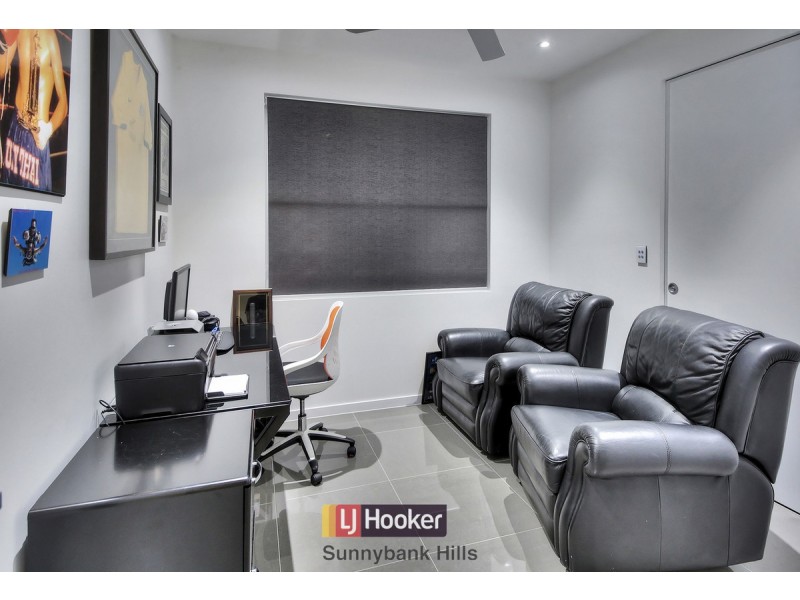 110 The Parkway, Stretton QLD 4116