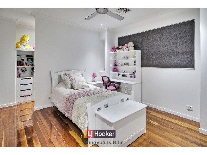 110 The Parkway, Stretton QLD 4116