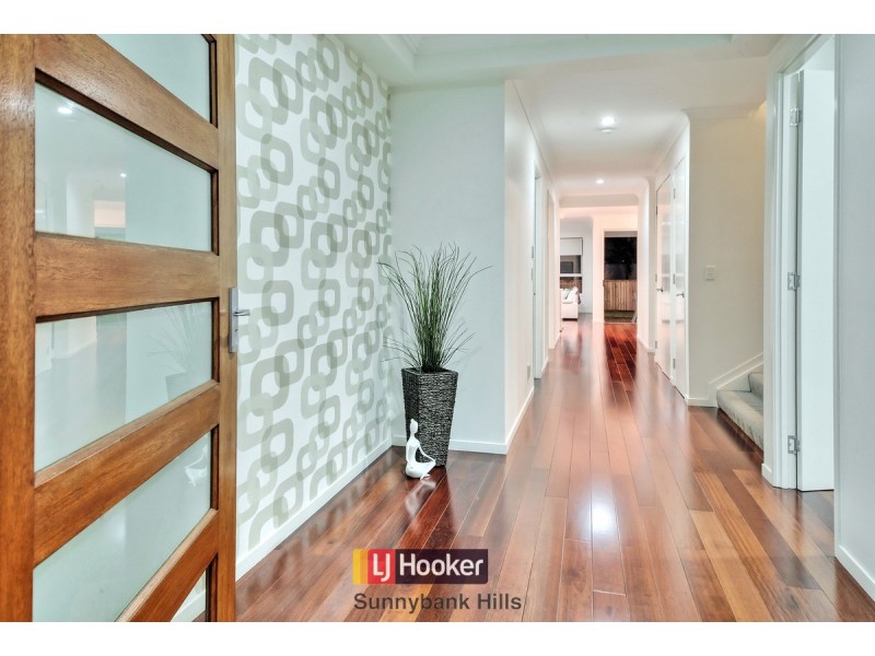 20 Walker Circuit, Eight Mile Plains QLD 4113