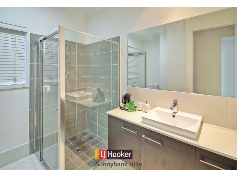 20 Walker Circuit, Eight Mile Plains QLD 4113