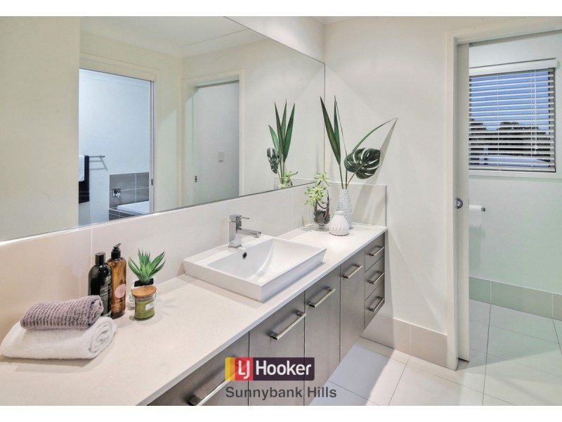 20 Walker Circuit, Eight Mile Plains QLD 4113