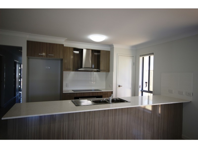 11 Dell Street, Rochedale QLD 4123