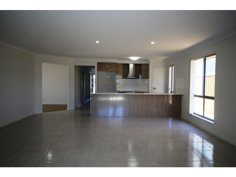 11 Dell Street, Rochedale QLD 4123