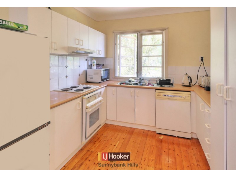 11 Deacon Street, Coopers Plains QLD 4108