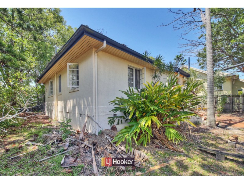 11 Deacon Street, Coopers Plains QLD 4108