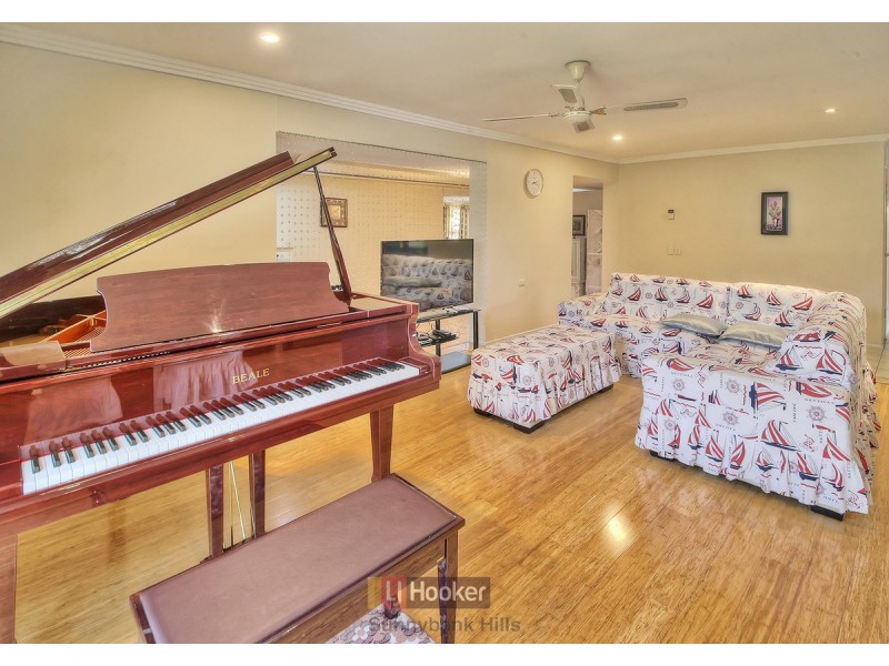 18 Gartford Street, Robertson QLD 4109