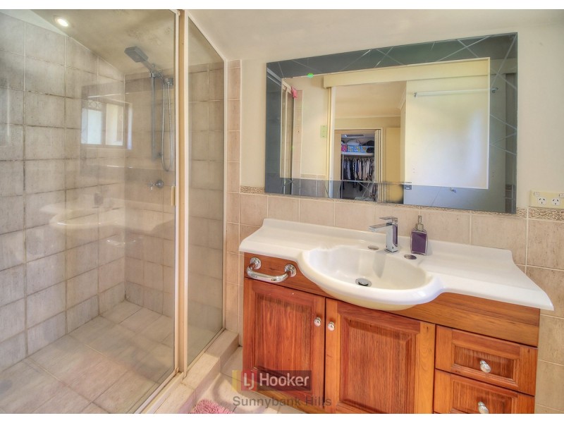 18 Gartford Street, Robertson QLD 4109