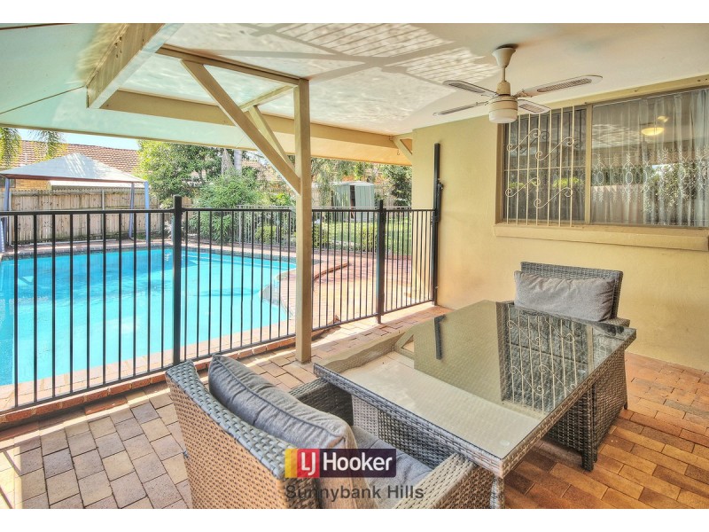 18 Gartford Street, Robertson QLD 4109