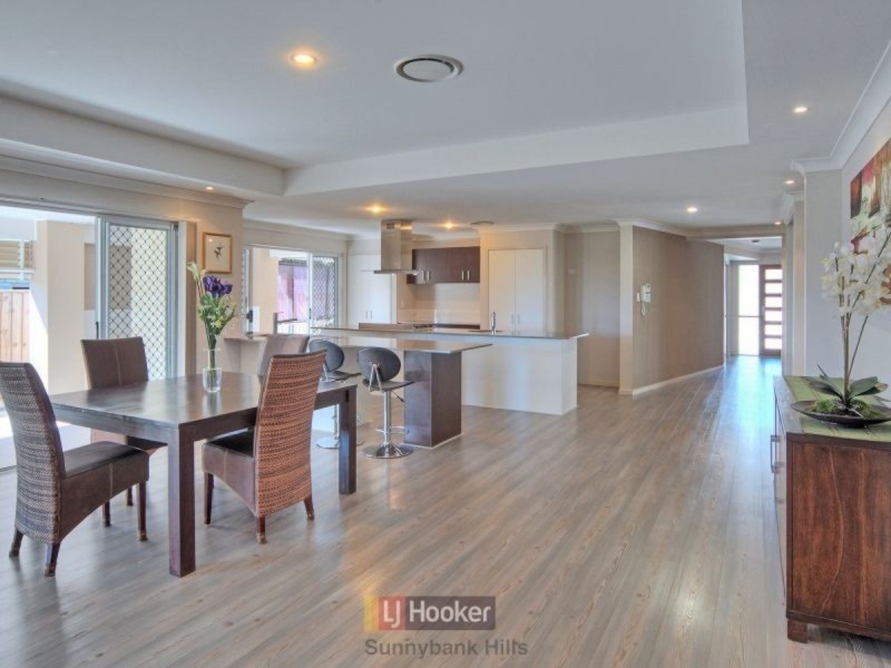 16 Larapinta Circuit, Parkinson QLD 4115