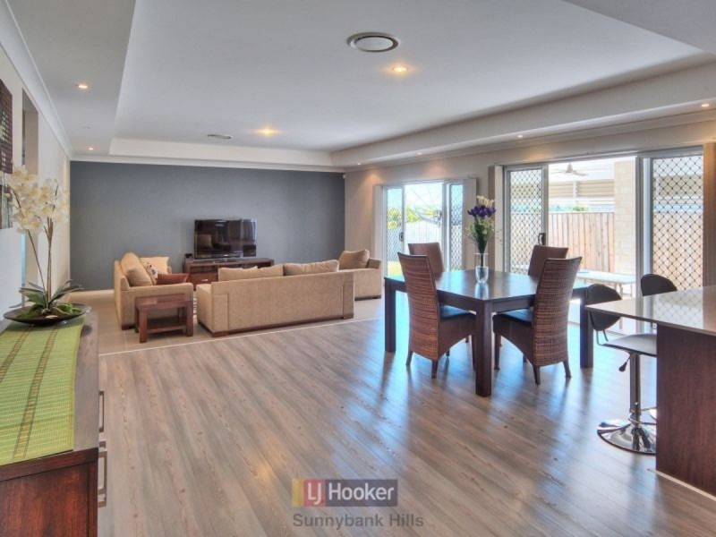 16 Larapinta Circuit, Parkinson QLD 4115