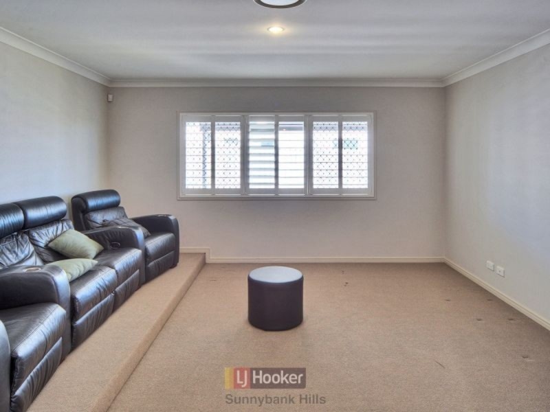 16 Larapinta Circuit, Parkinson QLD 4115
