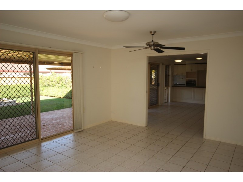 5 Sunhaven Crescent, Kuraby QLD 4112