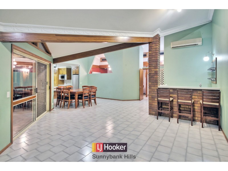 4 Coolidge Court, Stretton QLD 4116