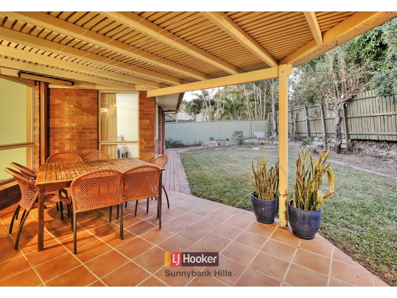 4 Coolidge Court, Stretton QLD 4116