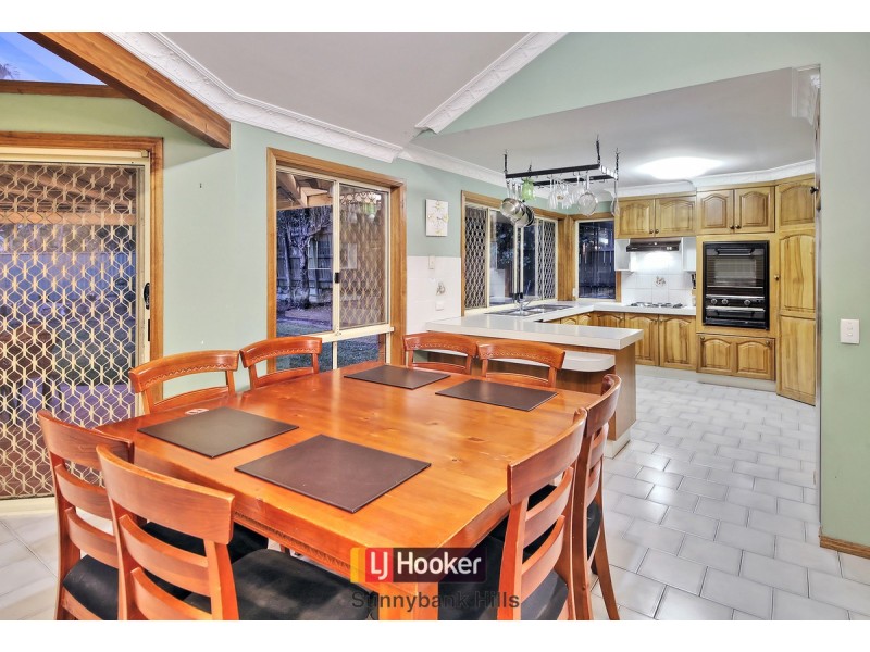 4 Coolidge Court, Stretton QLD 4116