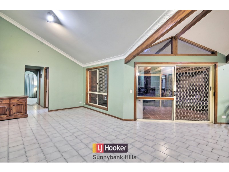 4 Coolidge Court, Stretton QLD 4116