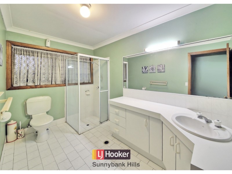 4 Coolidge Court, Stretton QLD 4116