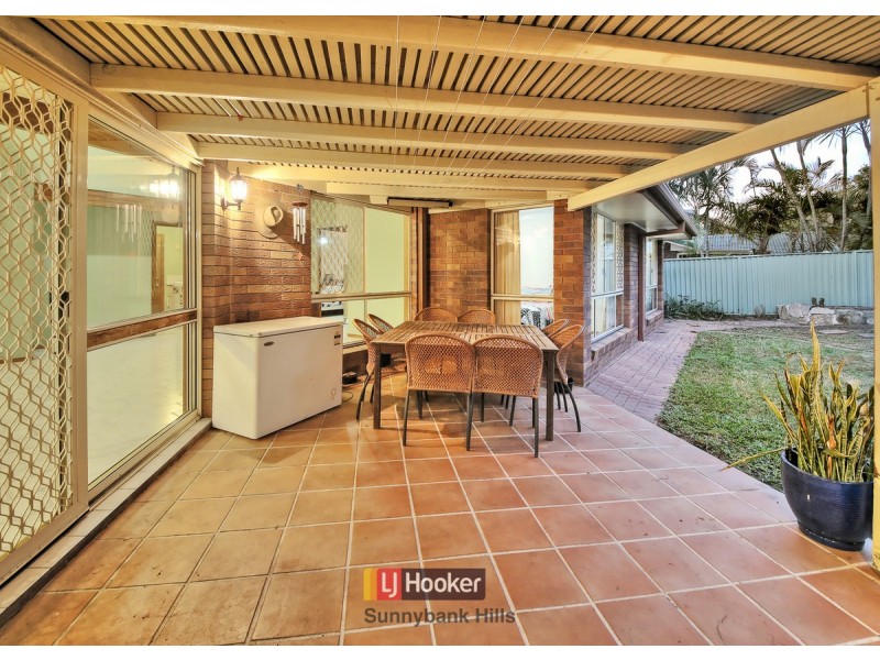 4 Coolidge Court, Stretton QLD 4116