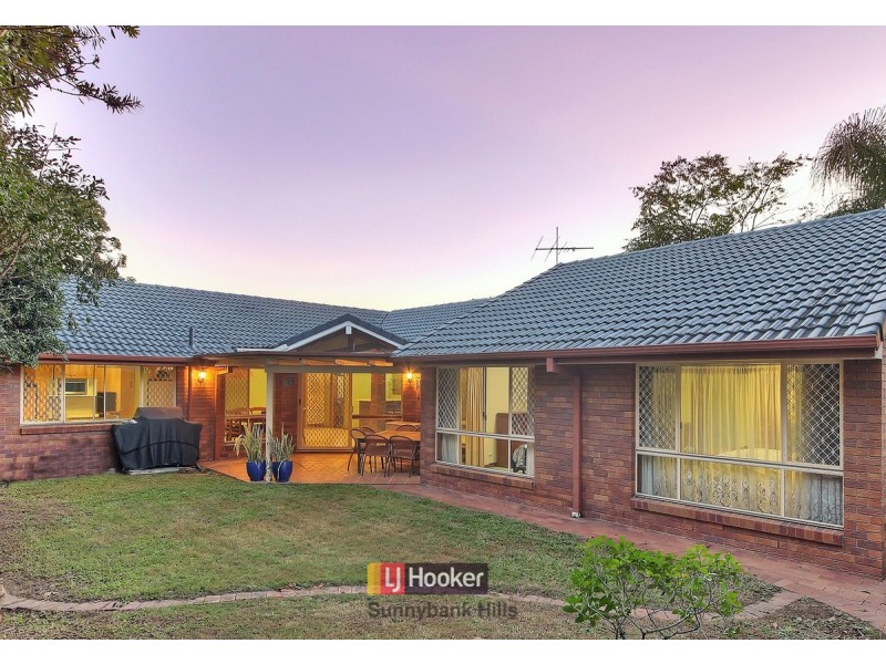 4 Coolidge Court, Stretton QLD 4116