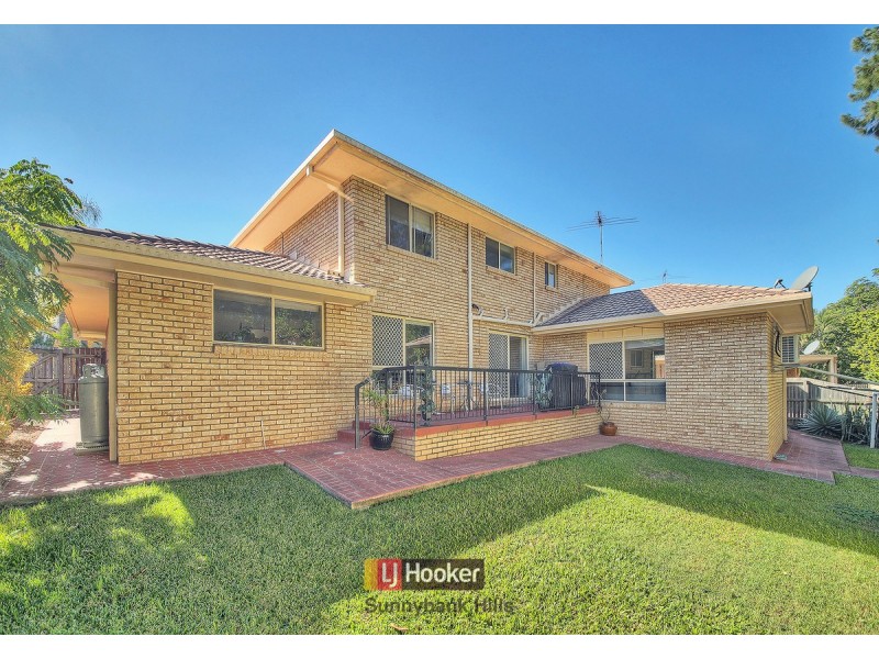 46 Windsor Place, Carindale QLD 4152