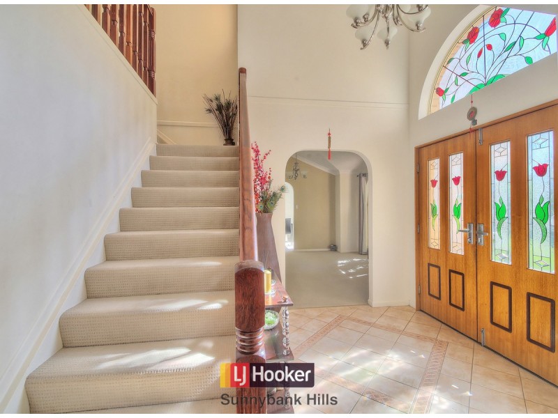 46 Windsor Place, Carindale QLD 4152