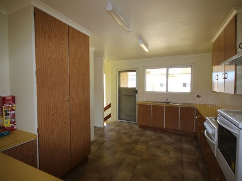 16 Sunderland Street, Macgregor QLD 4109