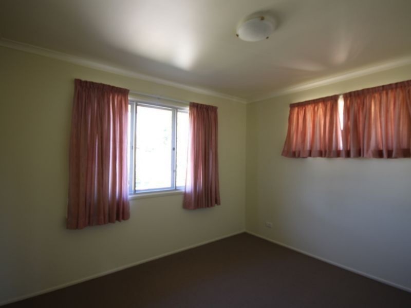 16 Sunderland Street, Macgregor QLD 4109