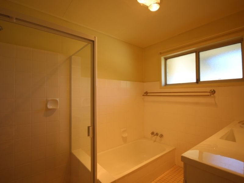 16 Sunderland Street, Macgregor QLD 4109