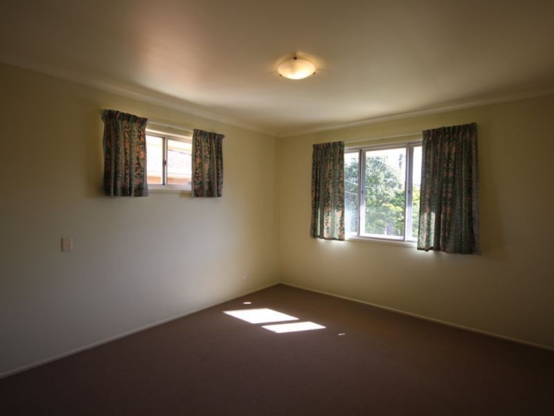 16 Sunderland Street, Macgregor QLD 4109