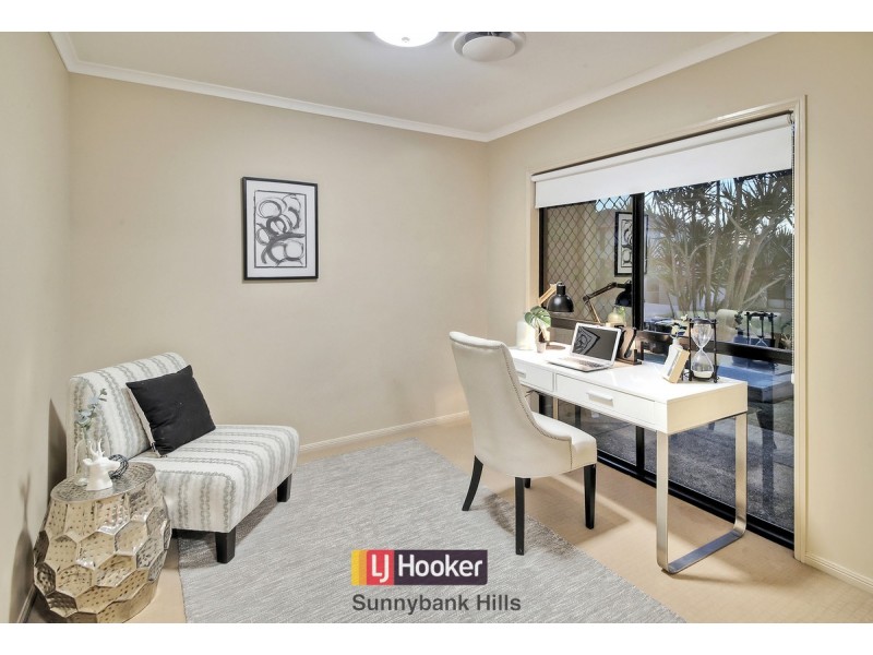 24 Avonlea Place, Eight Mile Plains QLD 4113